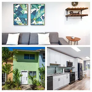 Refreshing Renovation Walk To The Holiday home